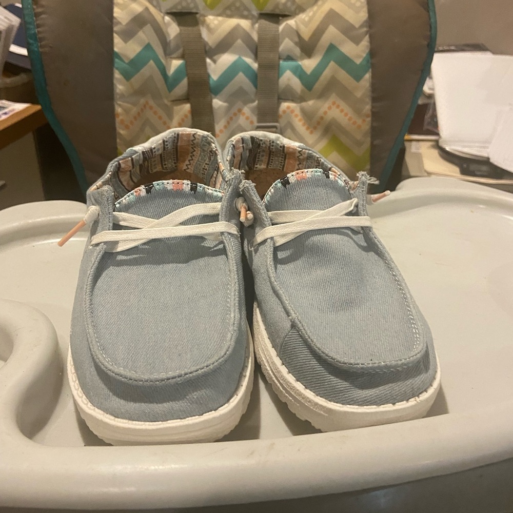 Brand new hey dude’s